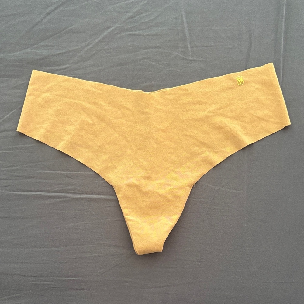 Victoria’s Secret 🆕 NWT No Show Nude Thong Panty, Size Large